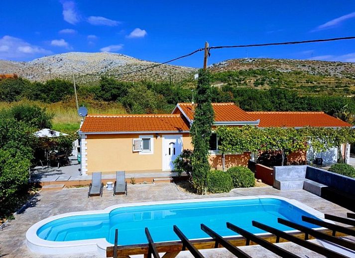 Guest house 10319907 • Holiday property Dalmatia • Villa Trogir 