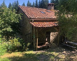 Guest house 0382202 • Holiday property Auvergne • Vakantiehuis in Saint Germain l&apos;Herm 