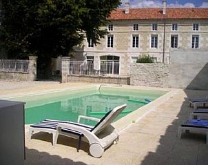 Guest house 0575301 • Holiday property Poitou-Charentes • Vakantiehuis in Saint-Cybardeaux met zwembad, in Poitou-Char 
