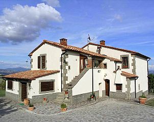 Guest house 09558502 • Holiday property Tuscany / Elba • Vakantiehuis in Piancastagnaio met zwembad, in Toscane. 