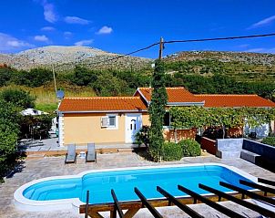 Guest house 10319907 • Holiday property Dalmatia • Villa Trogir 